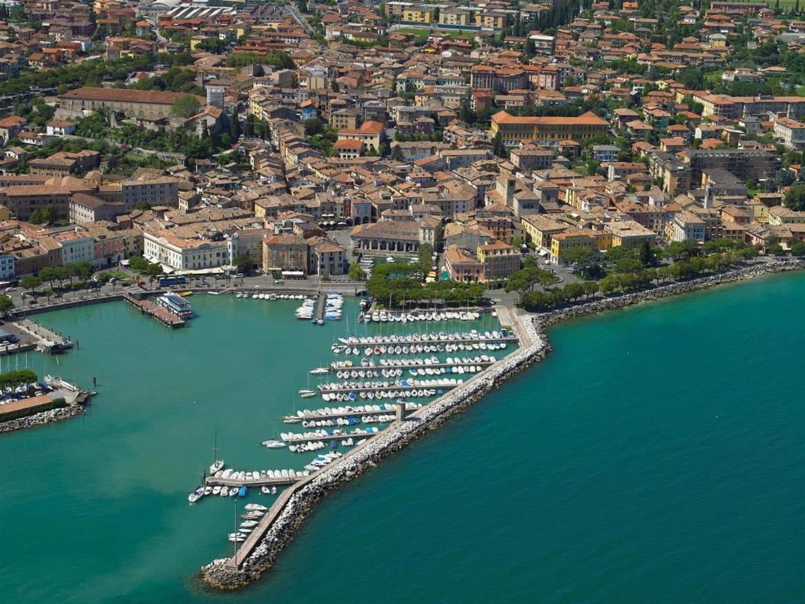 Garden Residence Appartamento Con Terrazzo E Piscina Desenzano del Garda Dış mekan fotoğraf