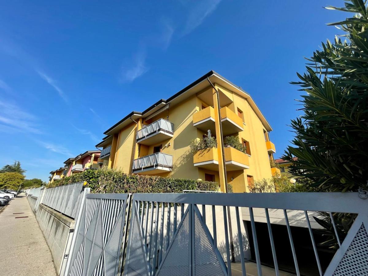 Garden Residence Appartamento Con Terrazzo E Piscina Desenzano del Garda Dış mekan fotoğraf