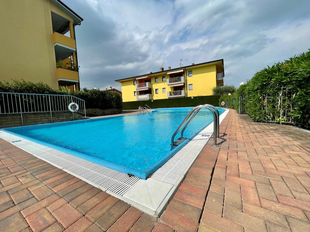 Garden Residence Appartamento Con Terrazzo E Piscina Desenzano del Garda Dış mekan fotoğraf